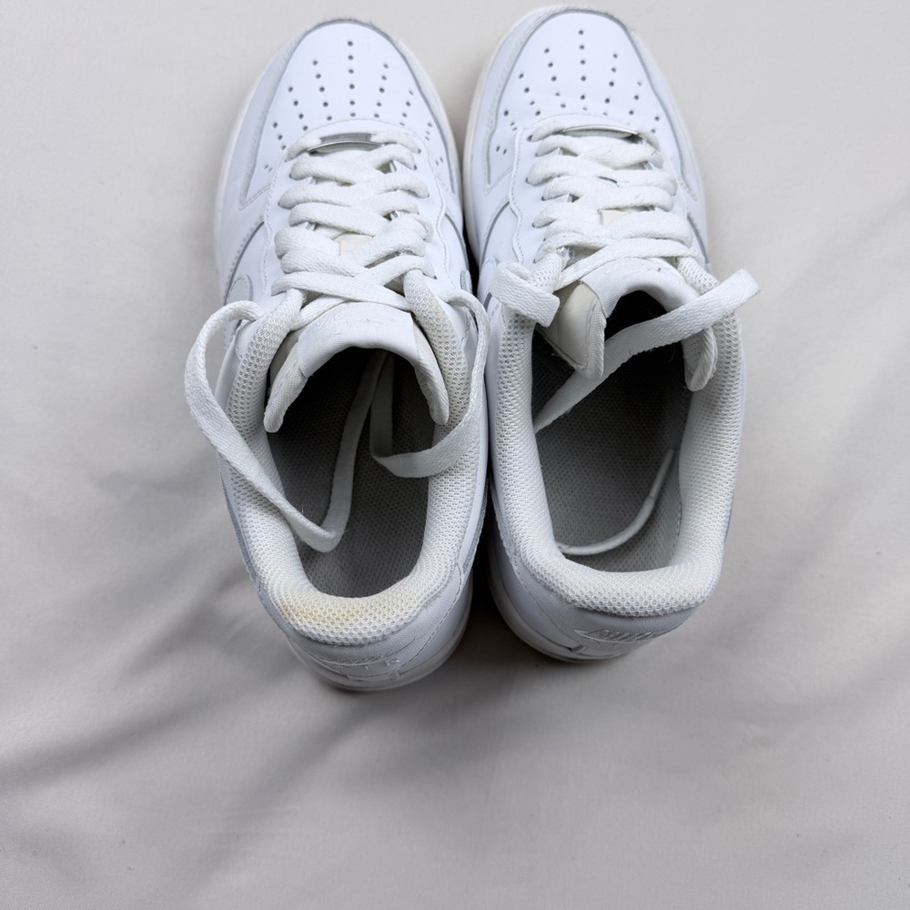Nike Women's Air Force 1 '07 "Triple White - Picture 2 of 8